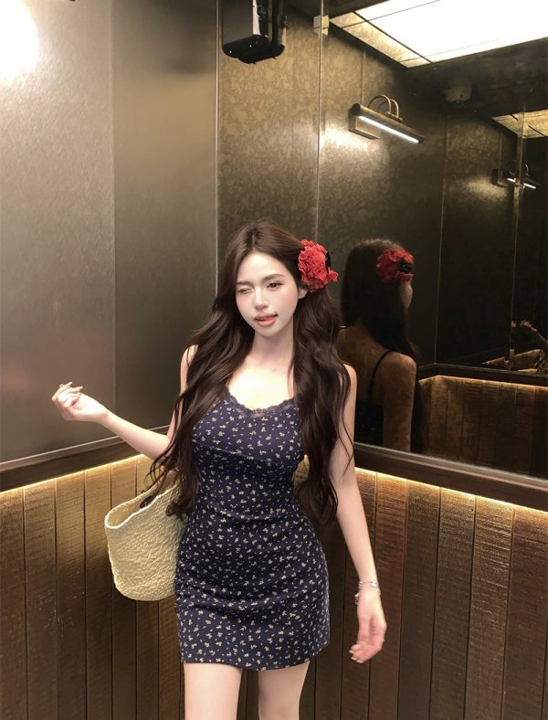 Spring and summer strap dress temperament dress